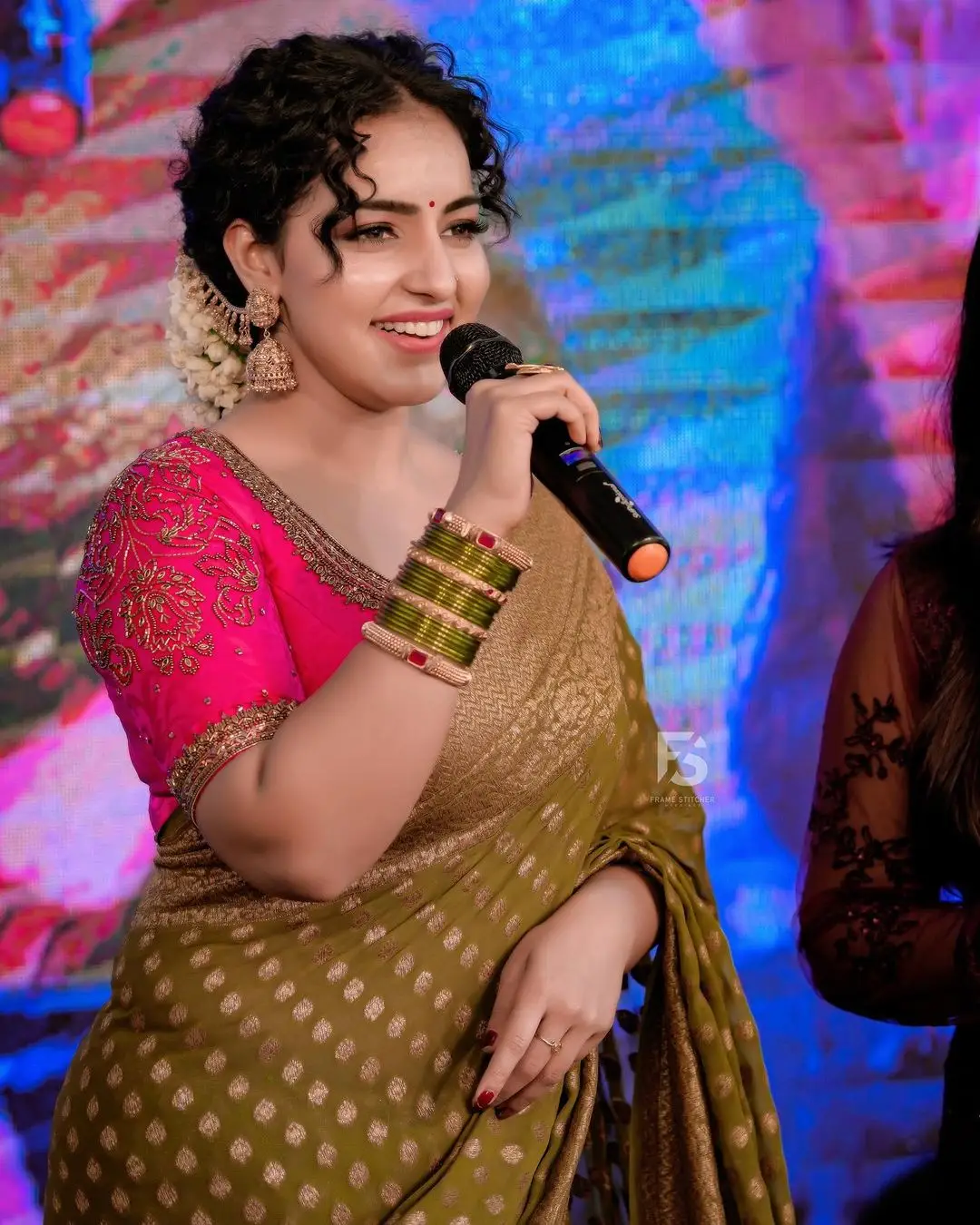 Malavika Menon In South Indian Traditional Green Saree Red Blouse